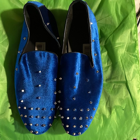 SIZE 9 BLUE SUADE SPIKES - Picture 1 of 1